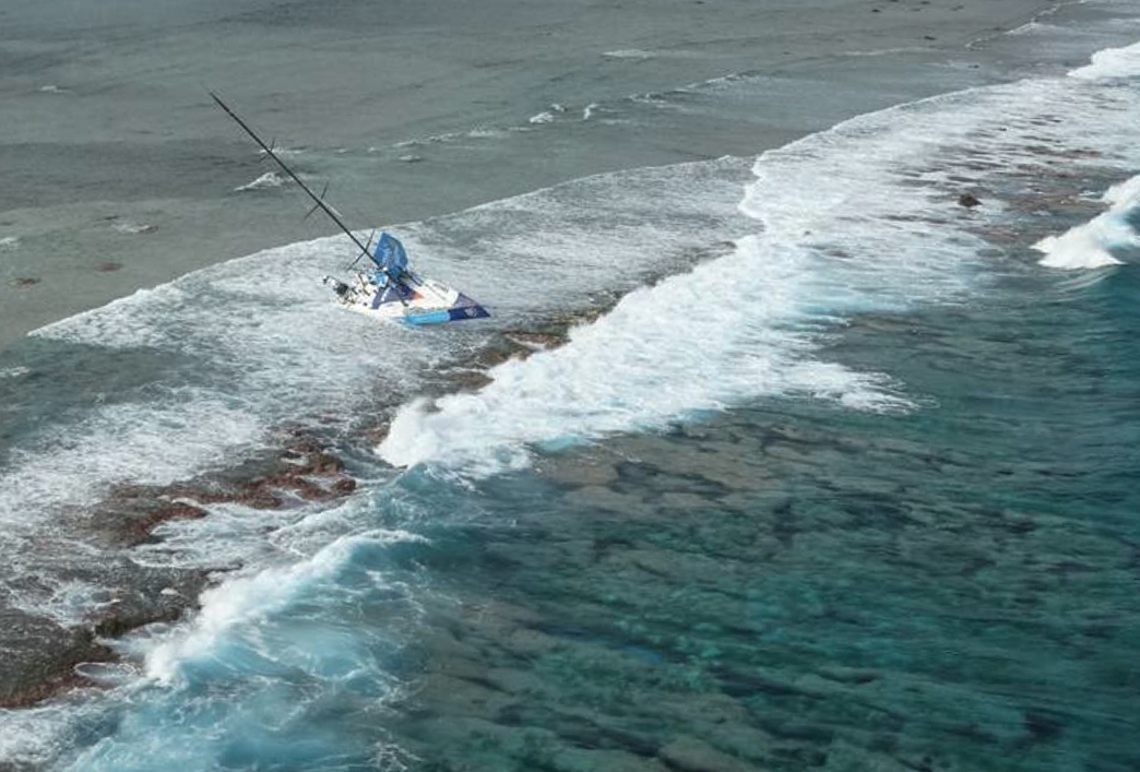 On Saturday, November 29, Team Vestas Wind´s boat grounded on the Cargados Carajos Shoals, Mauritius, in the Indian Ocean.