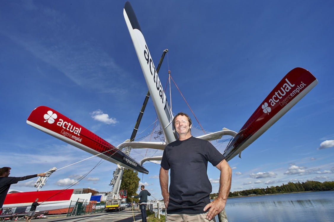 09-2015, OUTSIDE, VANNES, FRANCE, ULTIM, TRIMARAN, MULTIHULL, MULTICOQUE, ACTUAL, YVES LE BLEVEC, LAUNCH, MISE A L'EAU